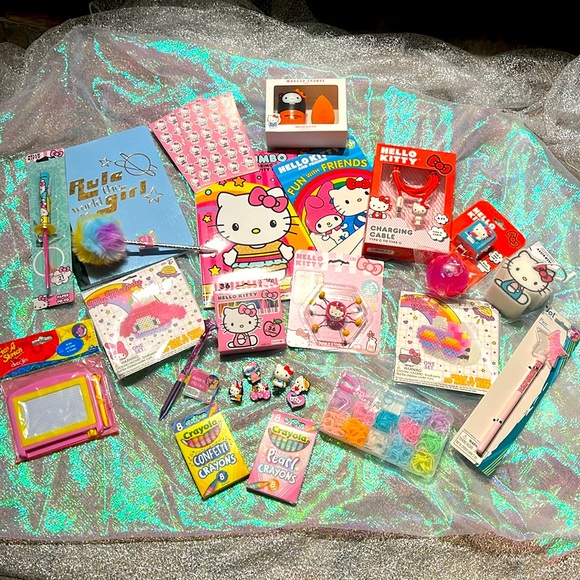 NEW: KID PACK - Over 200 ITEMS Hello Kitty THEMED GIFT SET - Picture 12 of 15